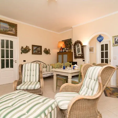 Elegant Terrace By Interhome * 포지타노